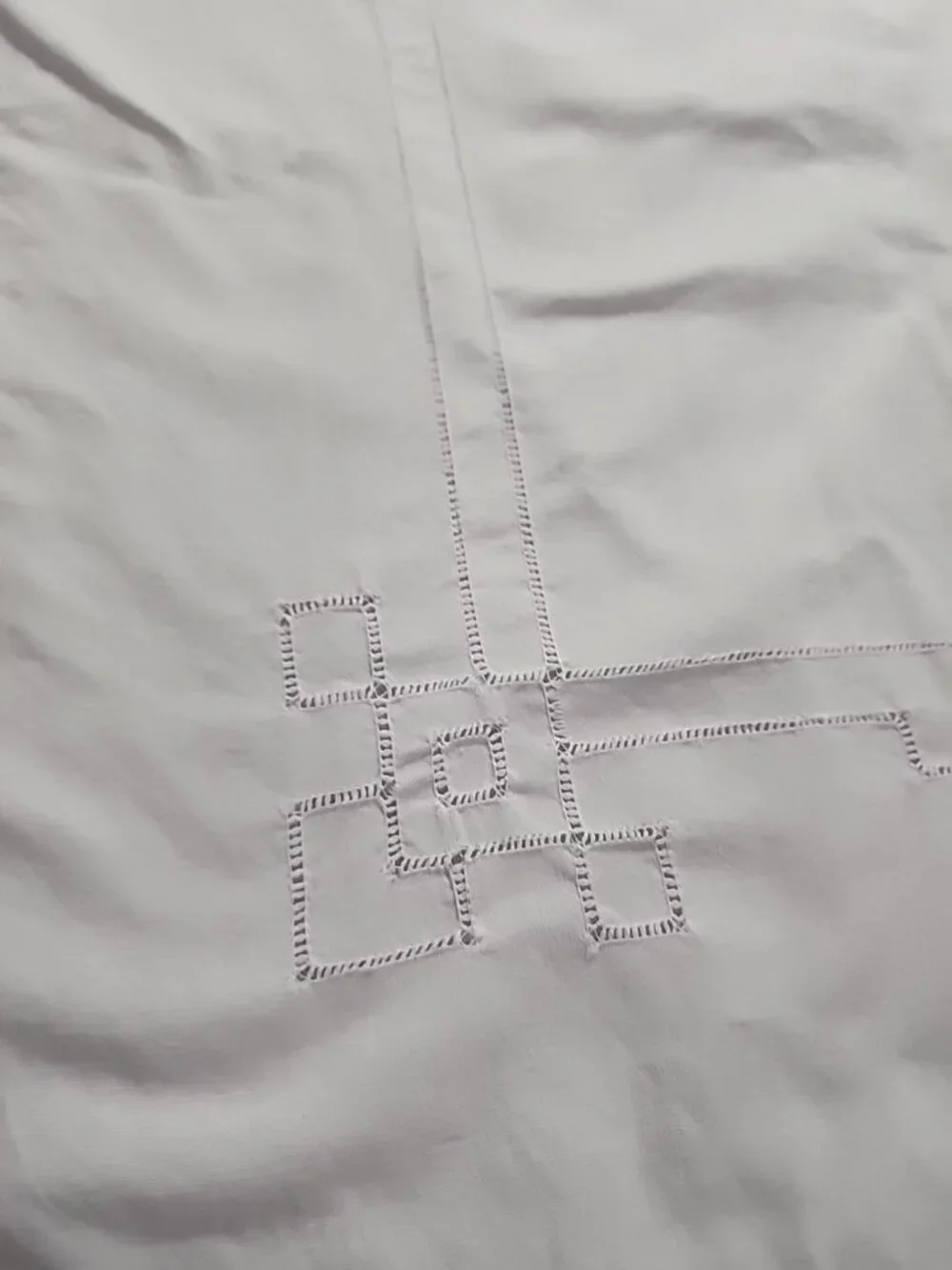 2 Lace Trimmed Embroidered Embellished White Cotton Victorian Pillow Shams Large